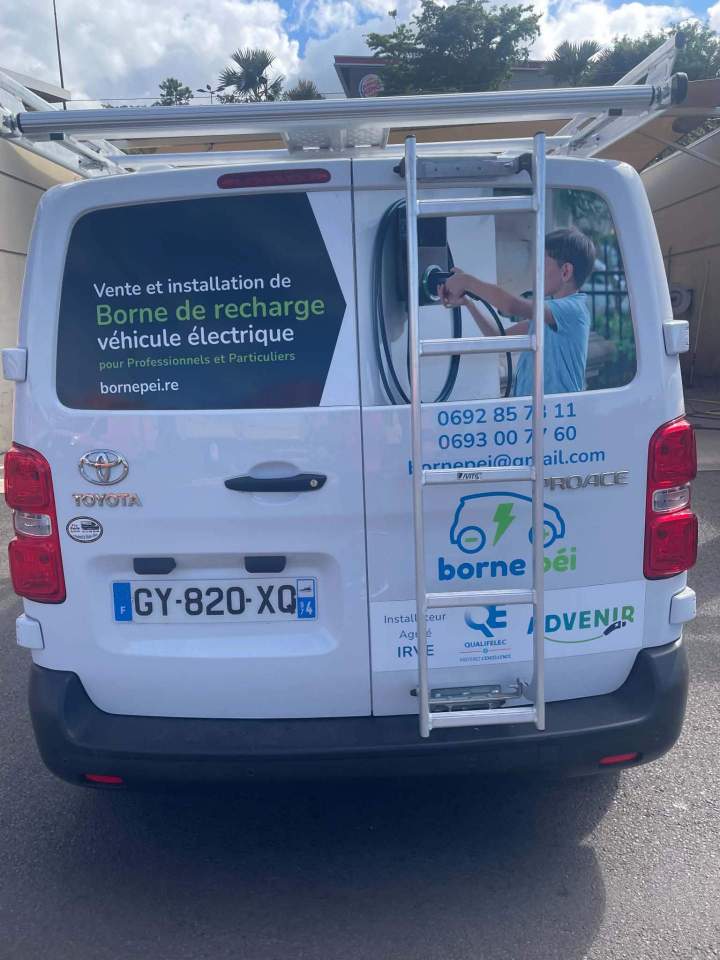Expert en borne de recharge La Réunion