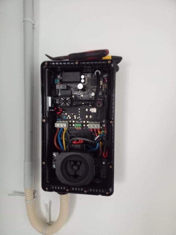 Maintenance de bornes de recharge La Réunion
