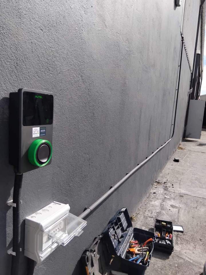 Dépannage borne de recharge La Réunion