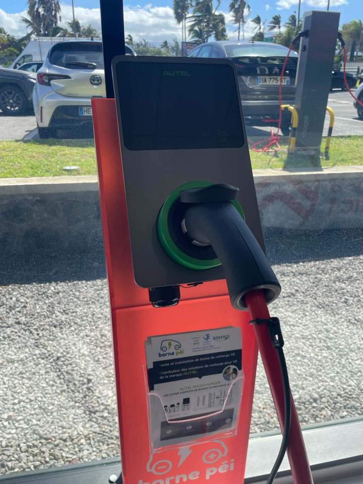 Borne de recharge de renom La Réunion