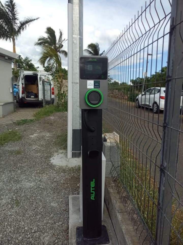Mise en place borne de recharge La Réunion